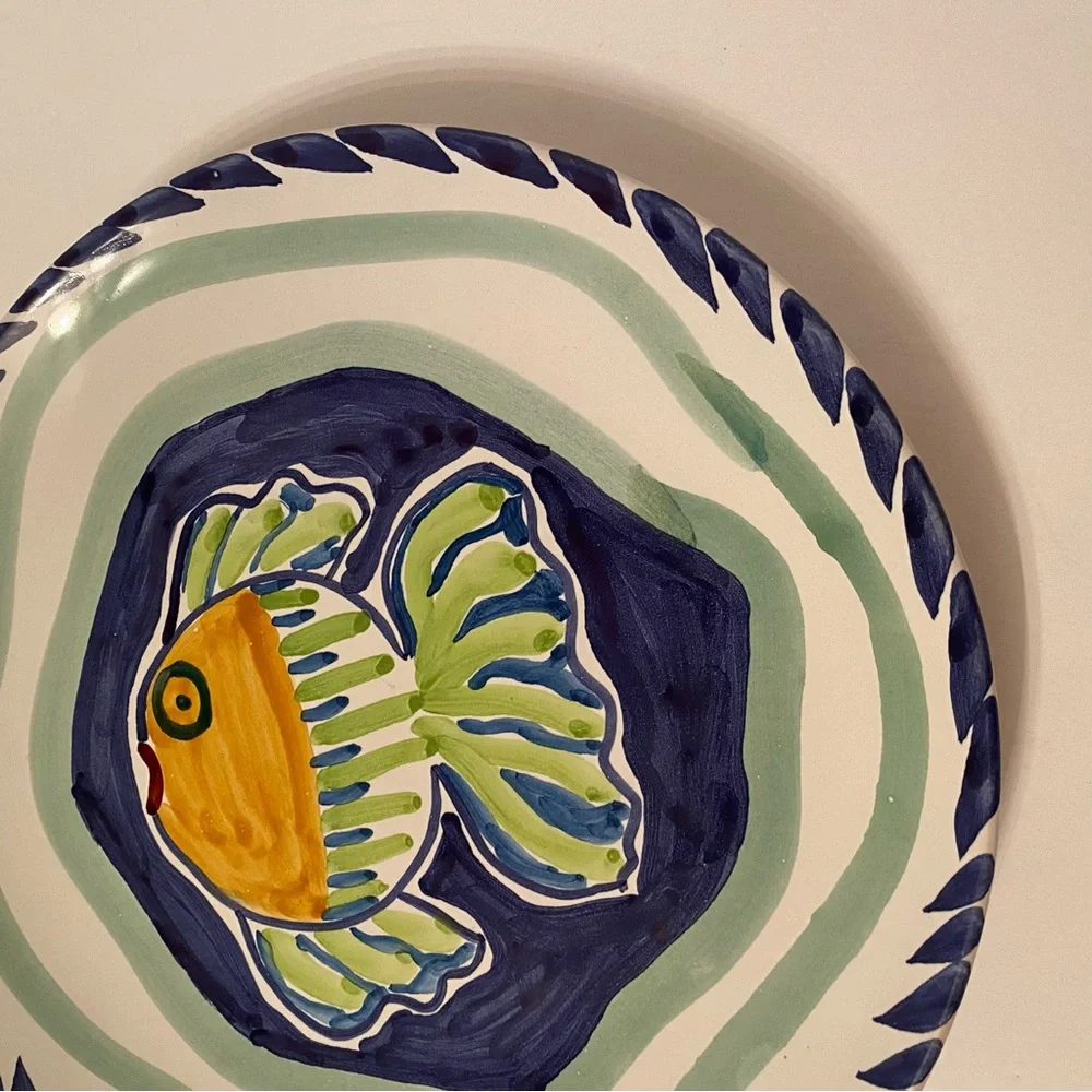 ITALY PLATE HAND PAINTED POTTERY FISH WHITE BLUE GREEN HOME DINING LUNCHEON